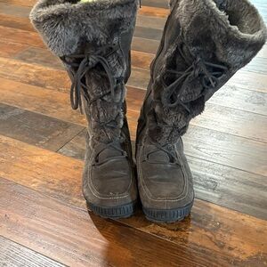 Women's BareTraps Gray Faux Fur-Lined leather upper Winter Boots